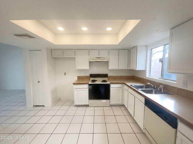 1943 W Southbrooke Circle, Tucson, AZ 85705