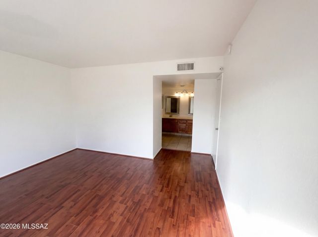 1943 W Southbrooke Circle, Tucson, AZ 85705