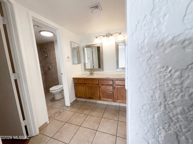 1943 W Southbrooke Circle, Tucson, AZ 85705