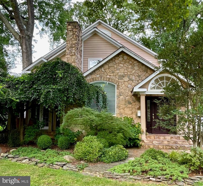 2131 GRAYSON PL, Falls Church, VA 22043