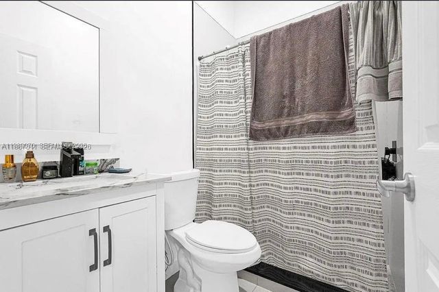 12735 SW 211th St 1, Miami, FL 33177