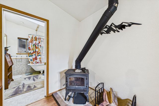 220 Madrone Road, Weott, CA 95571