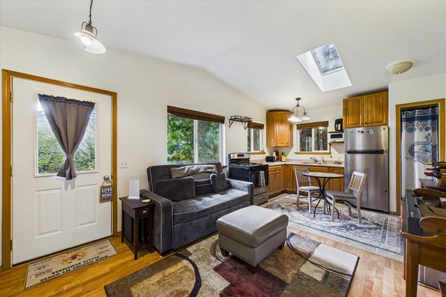 220 Madrone Road, Weott, CA 95571