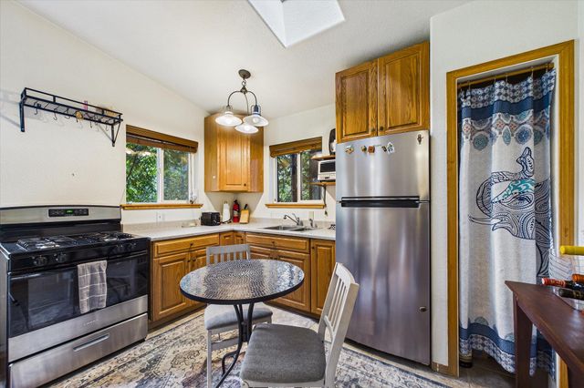 220 Madrone Road, Weott, CA 95571