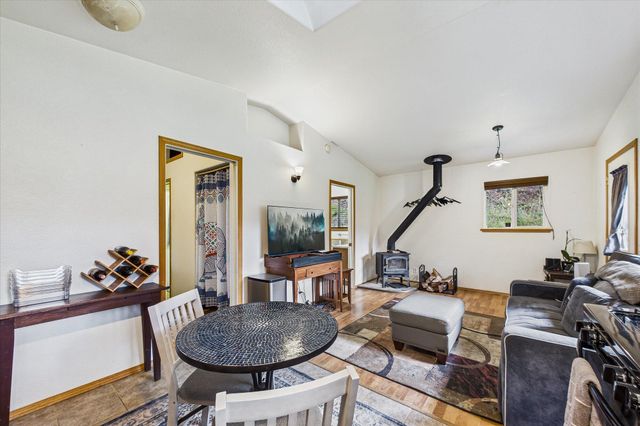 220 Madrone Road, Weott, CA 95571