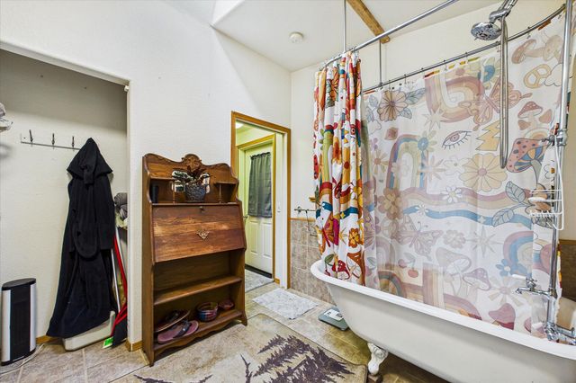 220 Madrone Road, Weott, CA 95571