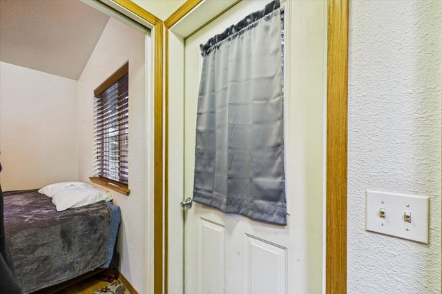 220 Madrone Road, Weott, CA 95571