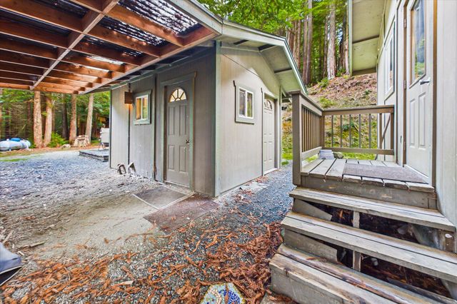 220 Madrone Road, Weott, CA 95571