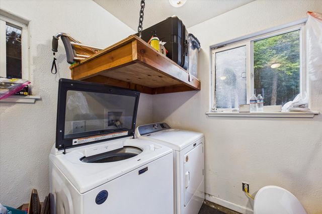 220 Madrone Road, Weott, CA 95571