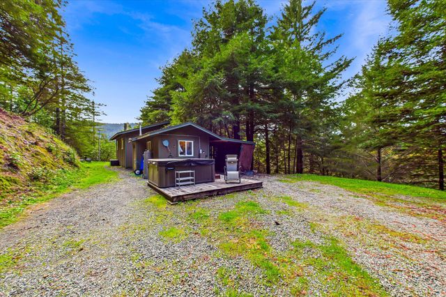 220 Madrone Road, Weott, CA 95571