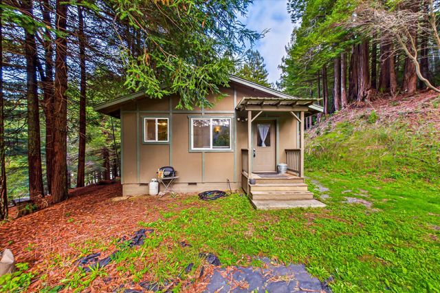 220 Madrone Road, Weott, CA 95571