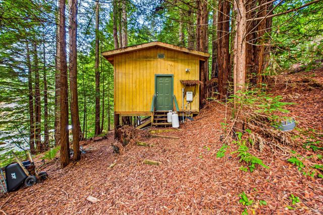 220 Madrone Road, Weott, CA 95571