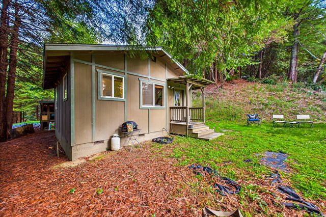 220 Madrone Road, Weott, CA 95571