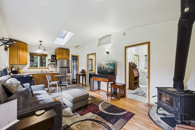 220 Madrone Road, Weott, CA 95571