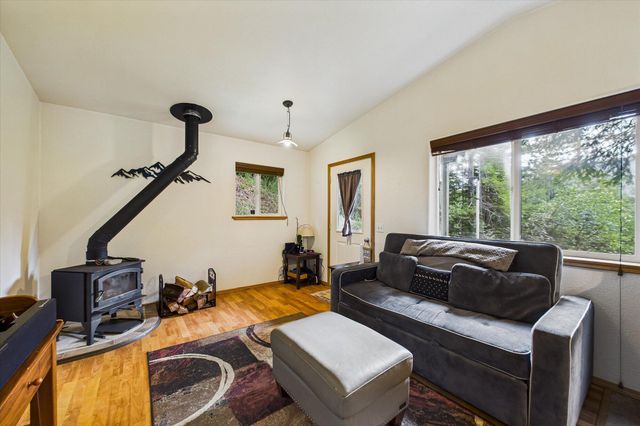 220 Madrone Road, Weott, CA 95571