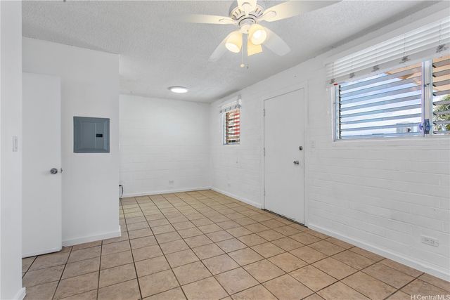 1120 Hassinger Street 207, Honolulu, HI 96822