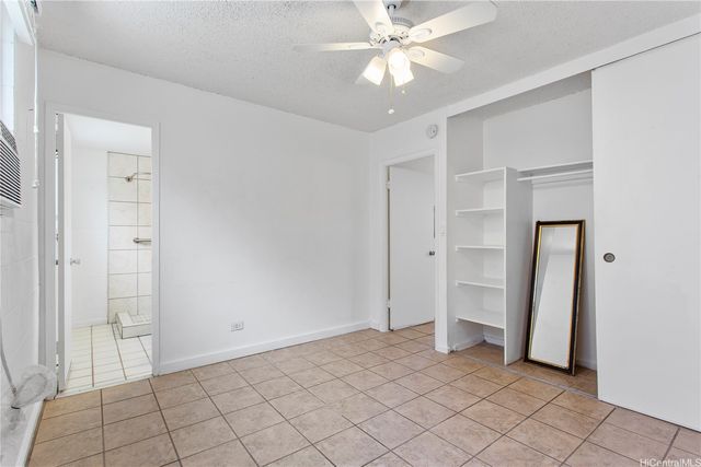 1120 Hassinger Street 207, Honolulu, HI 96822