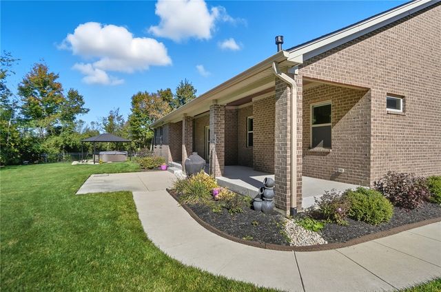 9509 Monaco Circle, Clearcreek Twp, OH 45458