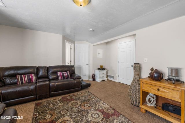 7819 S Spruce Tree Lane, Sandy, UT 84094