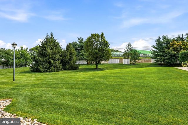 2401 GRAMERCY WAY, Mount Laurel, NJ 08054