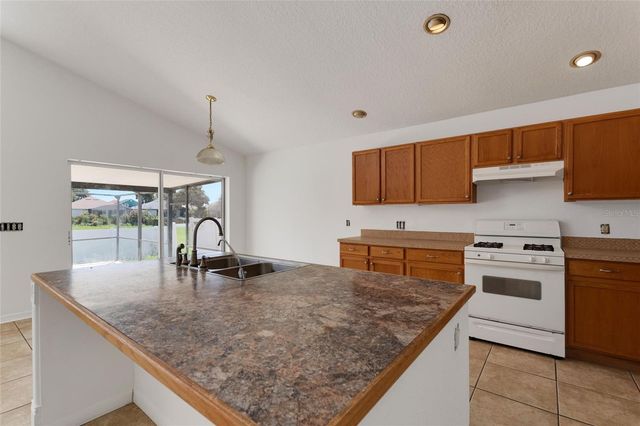 844 BERWICK DR, Davenport, FL 33897