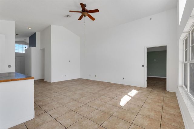 844 BERWICK DR, Davenport, FL 33897