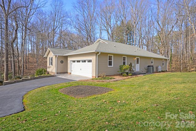 109 Normandy Avenue, Boonville, NC 27011