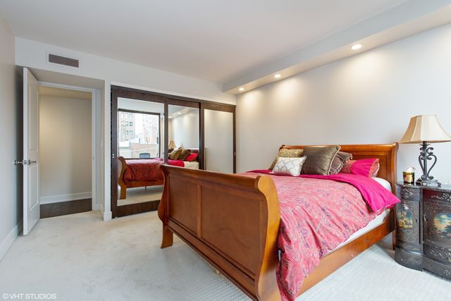 100 E Bellevue Place 4A, Chicago, IL 60611