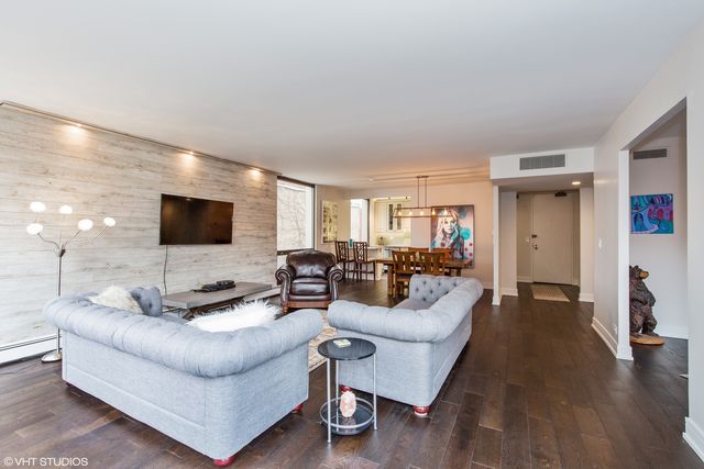 100 E Bellevue Place 4A, Chicago, IL 60611