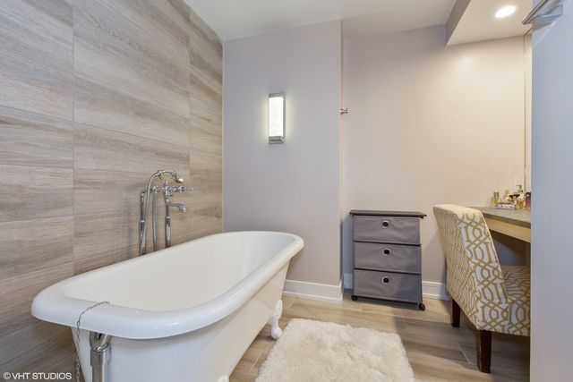 100 E Bellevue Place 4A, Chicago, IL 60611