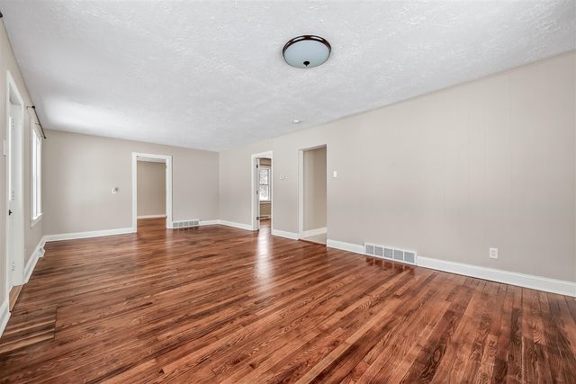 902 Wilson Avenue, Norton Shores, MI 49441