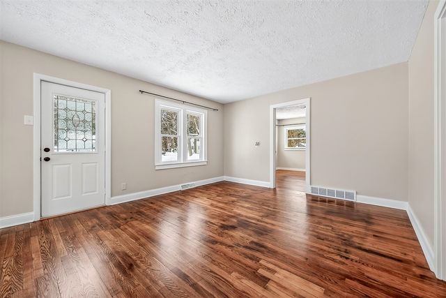 902 Wilson Avenue, Norton Shores, MI 49441