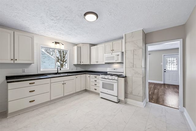 902 Wilson Avenue, Norton Shores, MI 49441