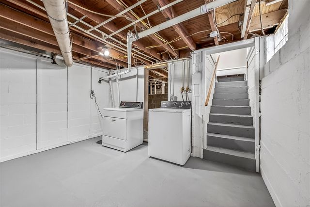 902 Wilson Avenue, Norton Shores, MI 49441