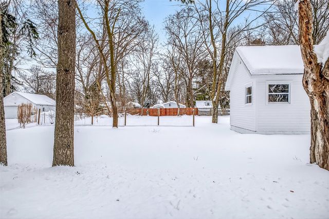 902 Wilson Avenue, Norton Shores, MI 49441