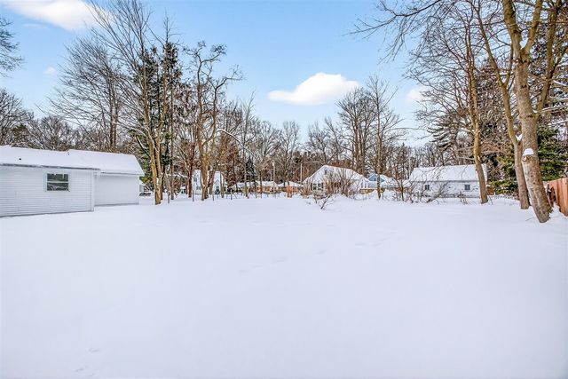 902 Wilson Avenue, Norton Shores, MI 49441