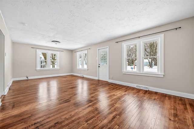 902 Wilson Avenue, Norton Shores, MI 49441