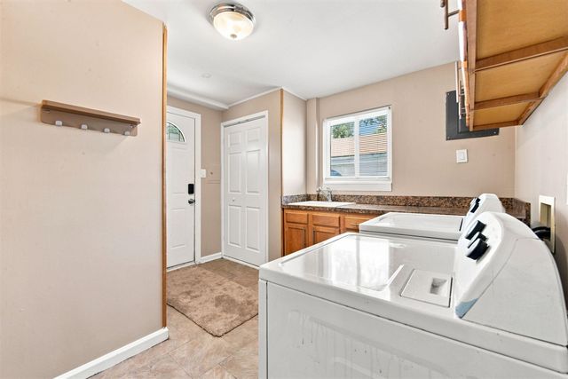 31040 Stephen Avenue, Westland, MI 48185