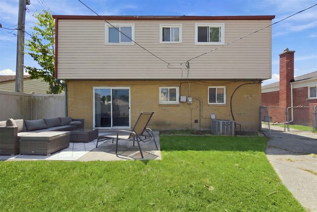 31040 Stephen Avenue, Westland, MI 48185