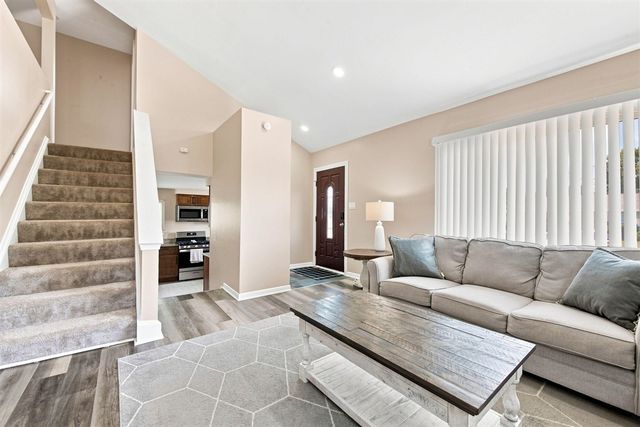 31040 Stephen Avenue, Westland, MI 48185