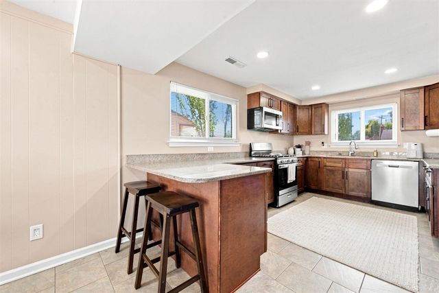 31040 Stephen Avenue, Westland, MI 48185