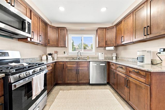31040 Stephen Avenue, Westland, MI 48185