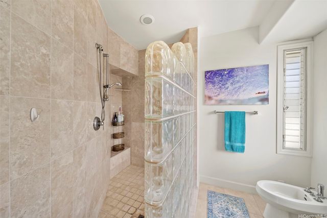 7017 Kalanianaole Highway, Honolulu, HI 96825