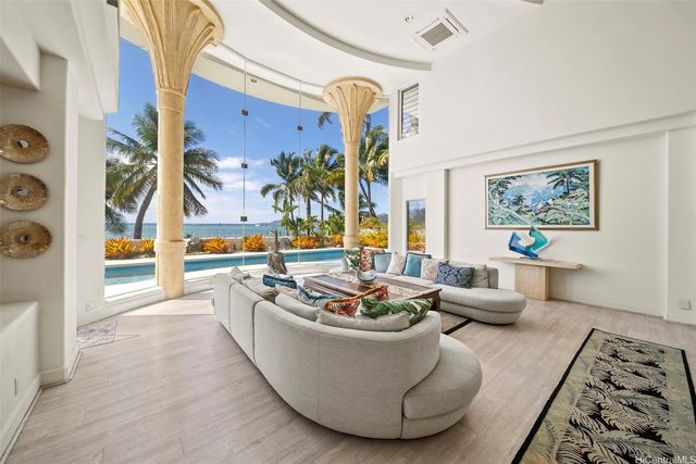 7017 Kalanianaole Highway, Honolulu, HI 96825