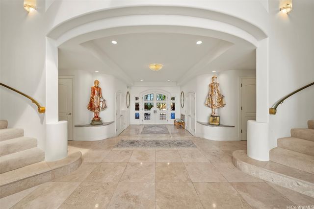 7017 Kalanianaole Highway, Honolulu, HI 96825