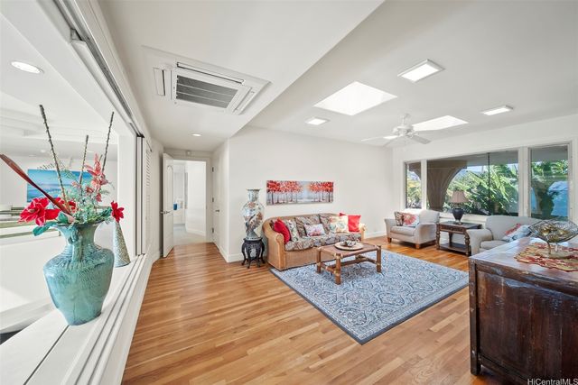 7017 Kalanianaole Highway, Honolulu, HI 96825