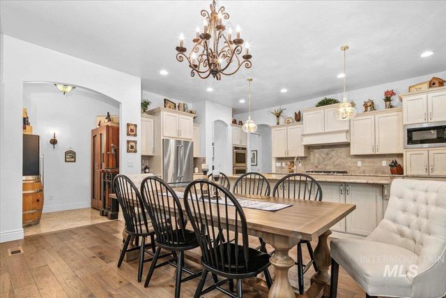 7105 N Pinseeker Pl, Meridian, ID 83646