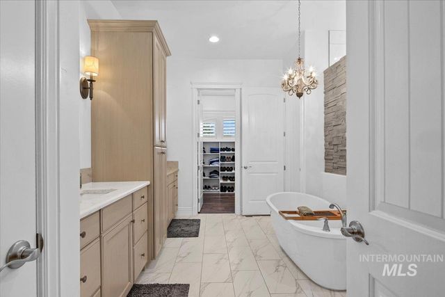 7105 N Pinseeker Pl, Meridian, ID 83646