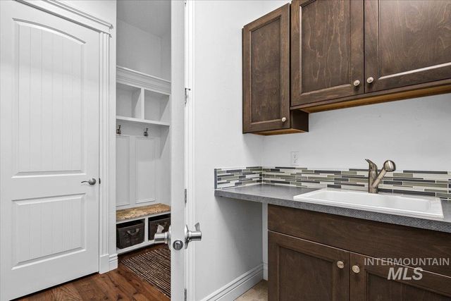 7105 N Pinseeker Pl, Meridian, ID 83646