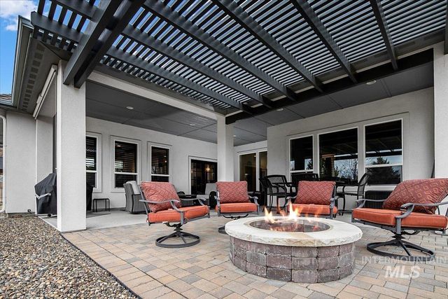 7105 N Pinseeker Pl, Meridian, ID 83646